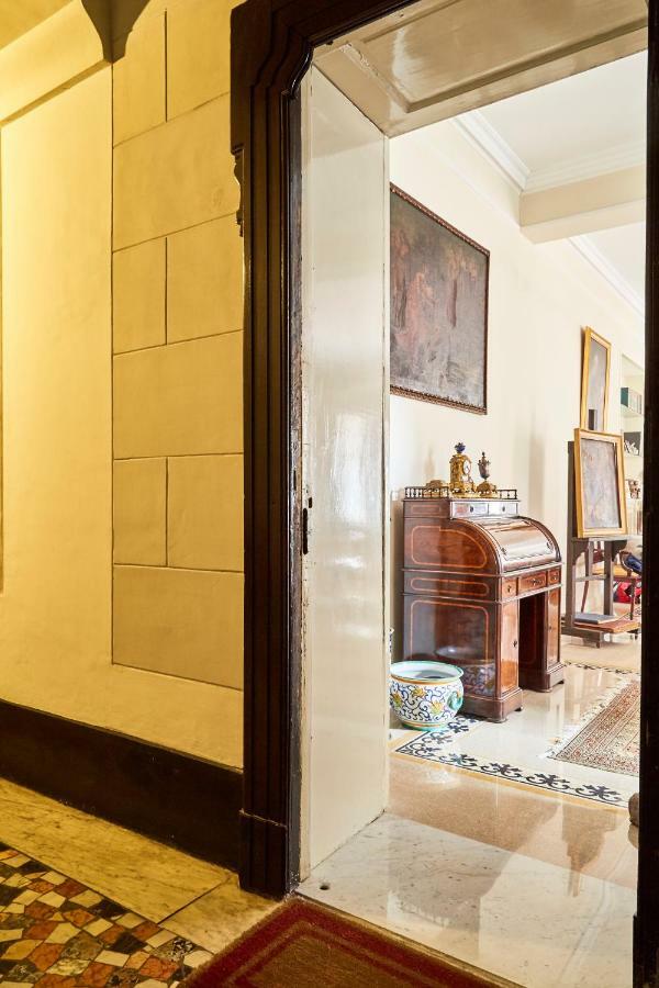 Suite Klimt P.Zza Amedeo Naples Extérieur photo